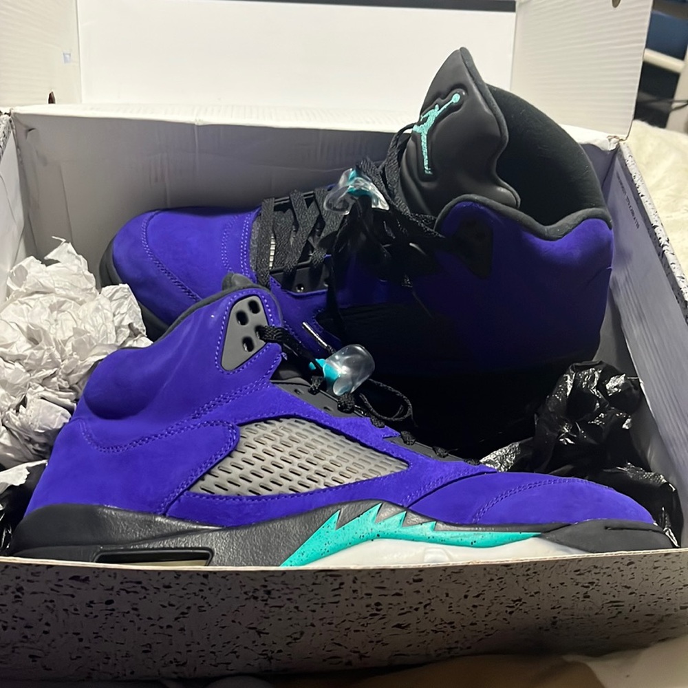 (Sold)Jordan 5 Retro Alternate Grape